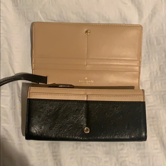 Black Kate Spade wristlet wallet - Picture 2 of 3